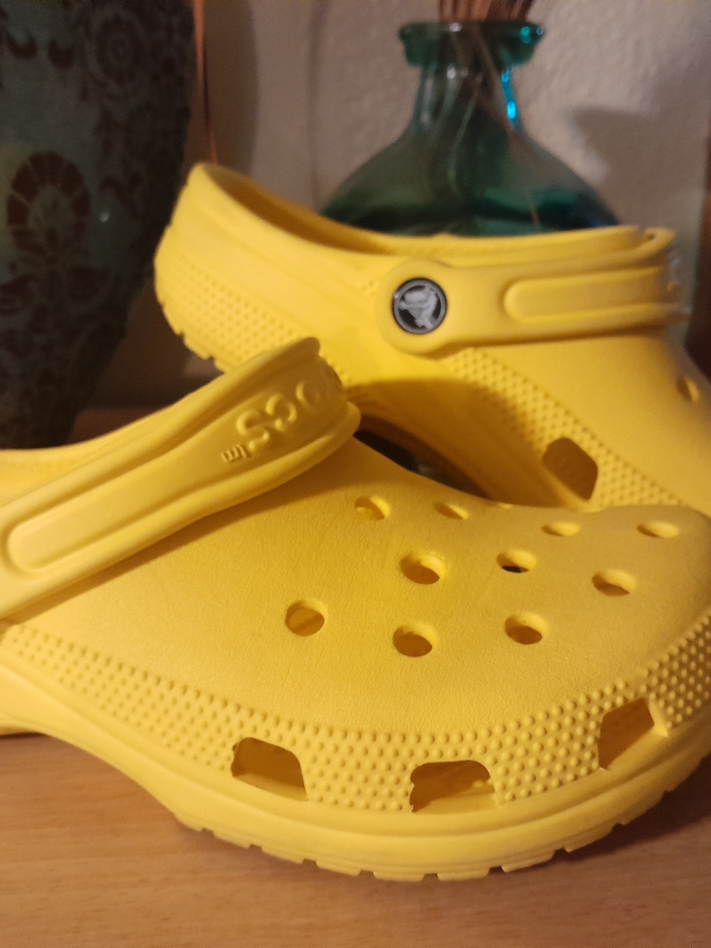 CROCS Classic Clog in Bright Yellow